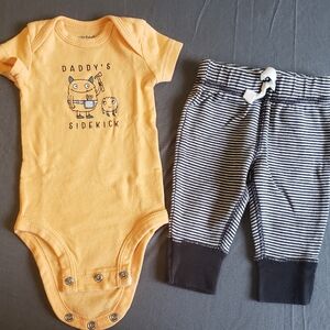 Carter's NB 2 piece pant set.